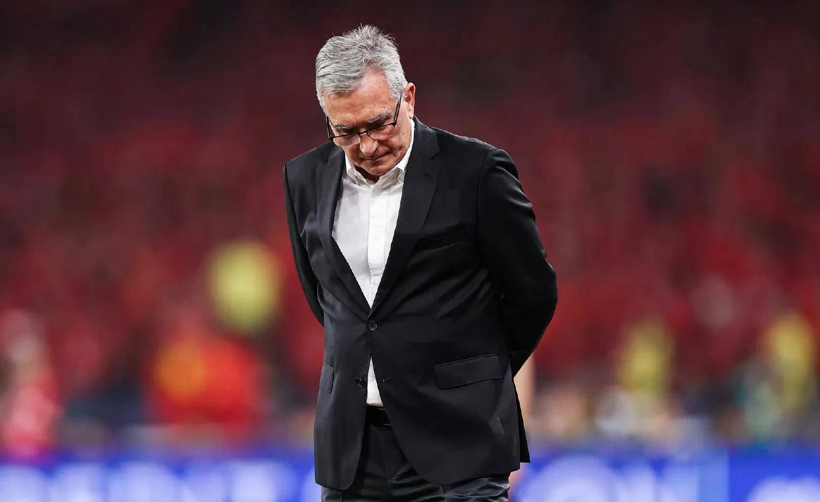 佛罗伦萨主帅因战术失误遭质疑