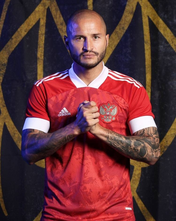 俄罗斯队在比赛中披荆斩棘，豪取胜利