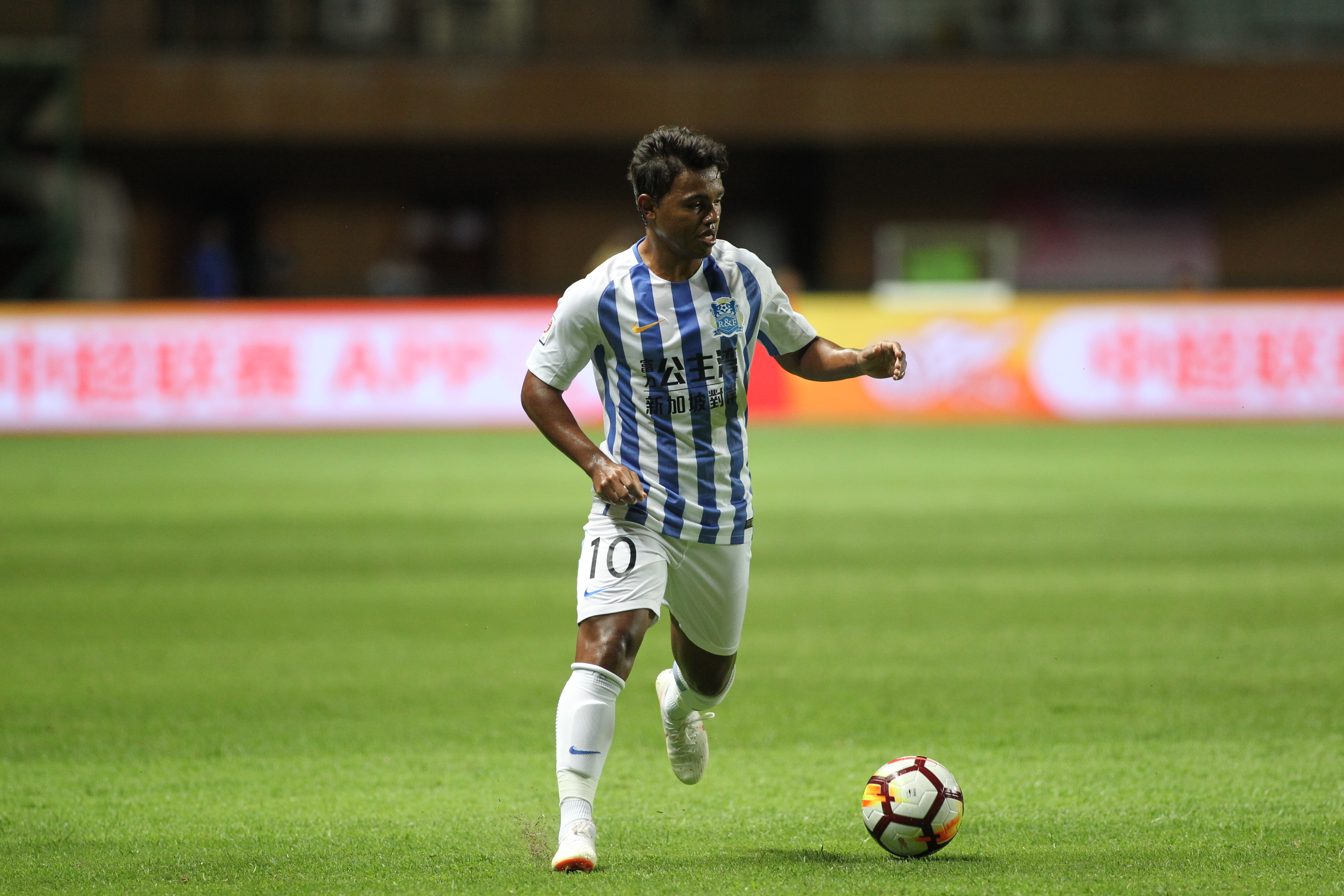 广州富力力克贵州恒丰回暖追赶前排