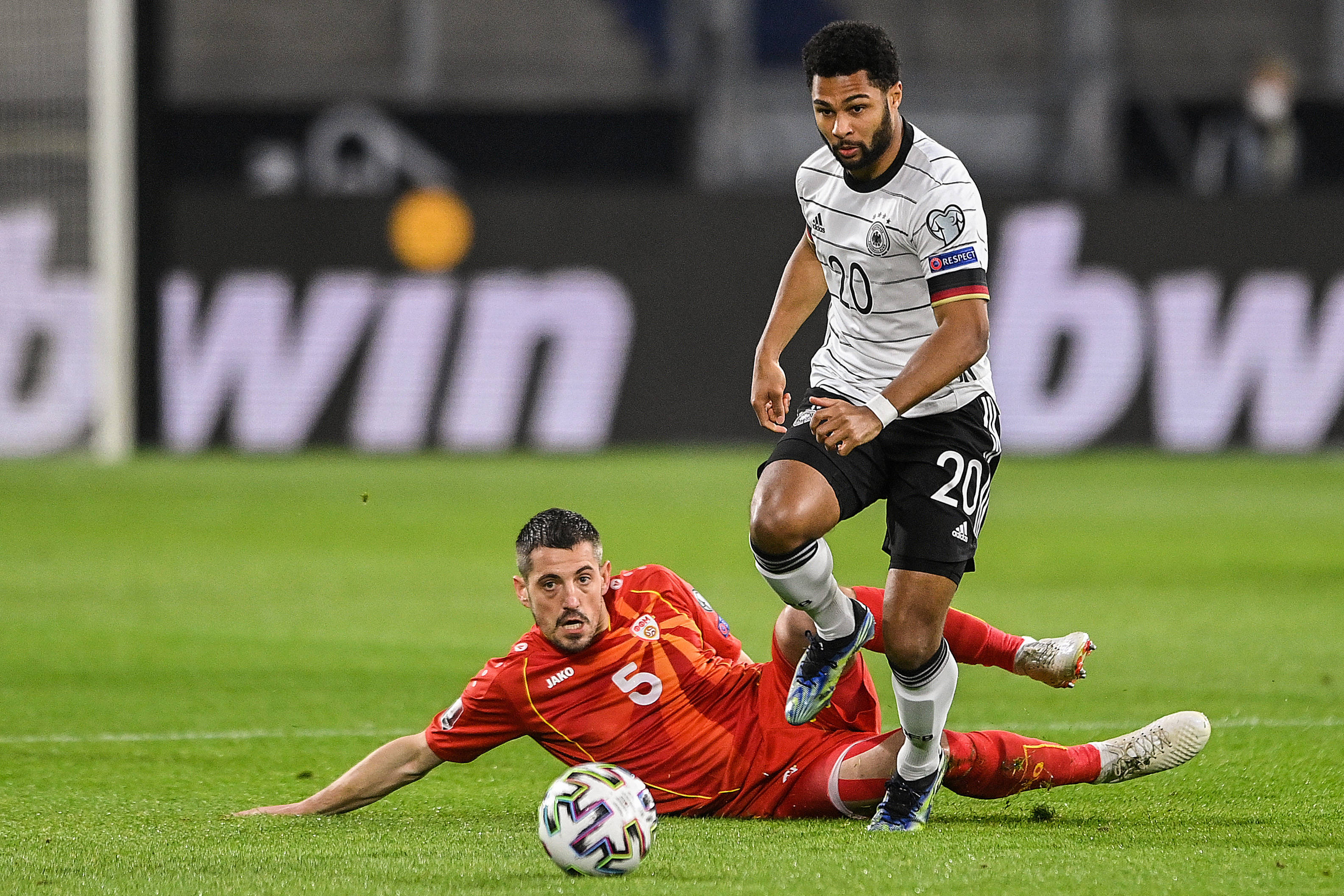 瑞典完胜马耳他，欧预赛争夺激烈的简单介绍