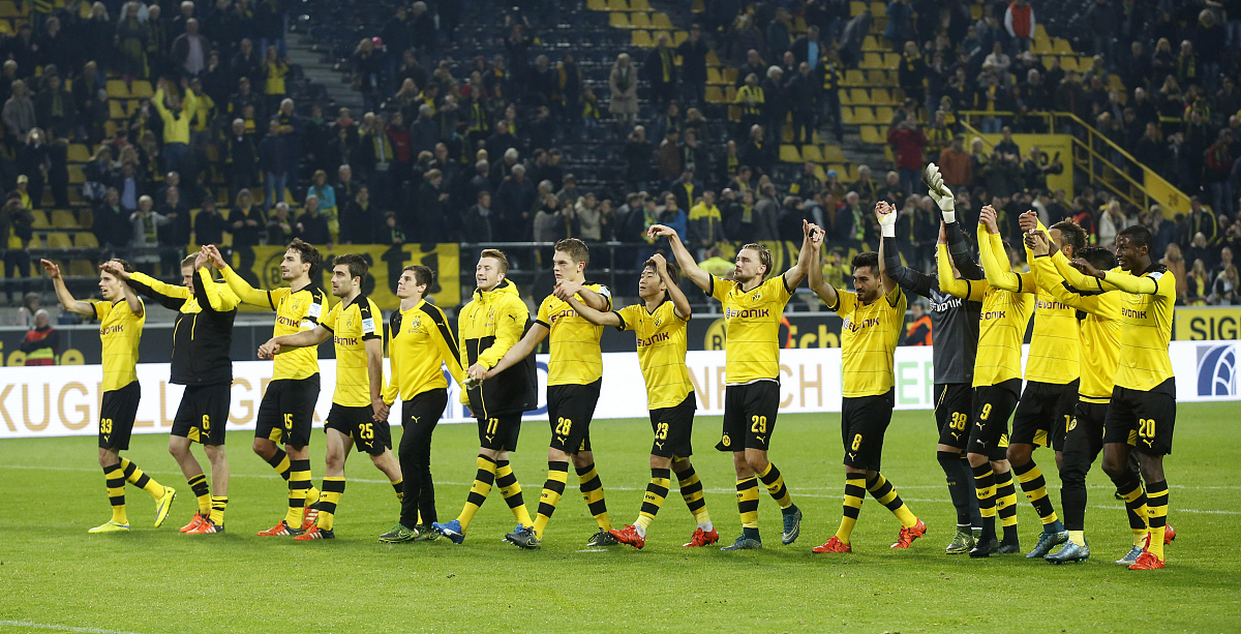 多特蒙德战绩不俗，实力占据德甲前列位置