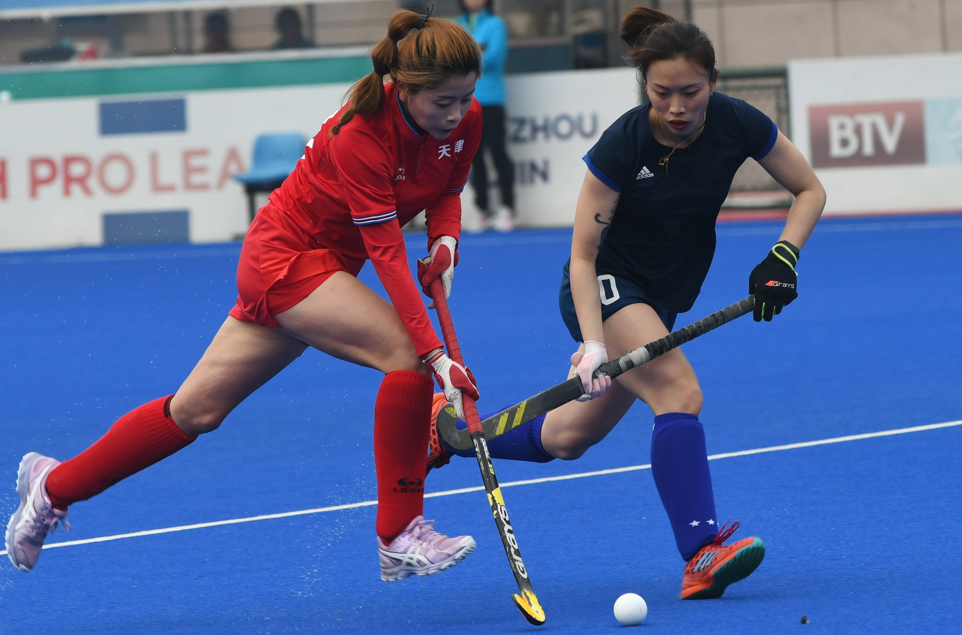 爱游戏体育链接-巴基斯坦女子曲棍球队领奖登场