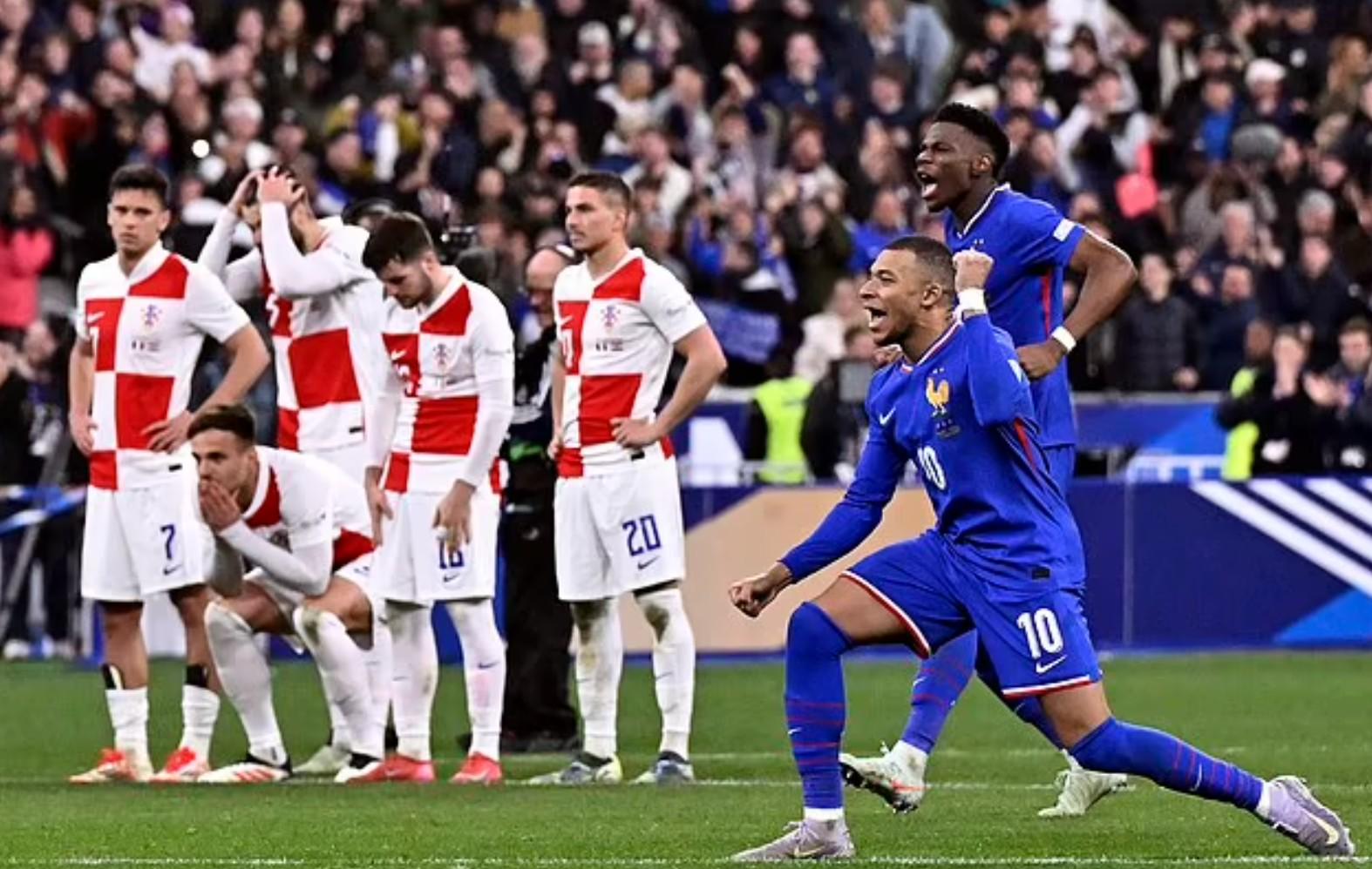 包含法国憾平克罗地亚，遭遇平局打击的词条