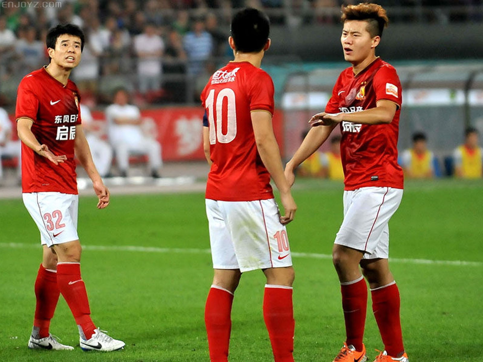 广州恒大客场战胜深圳佳兆业