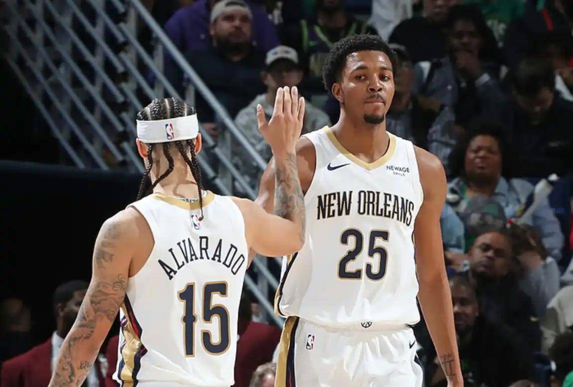 雄鹿惨败马刺，主场遭遇失利