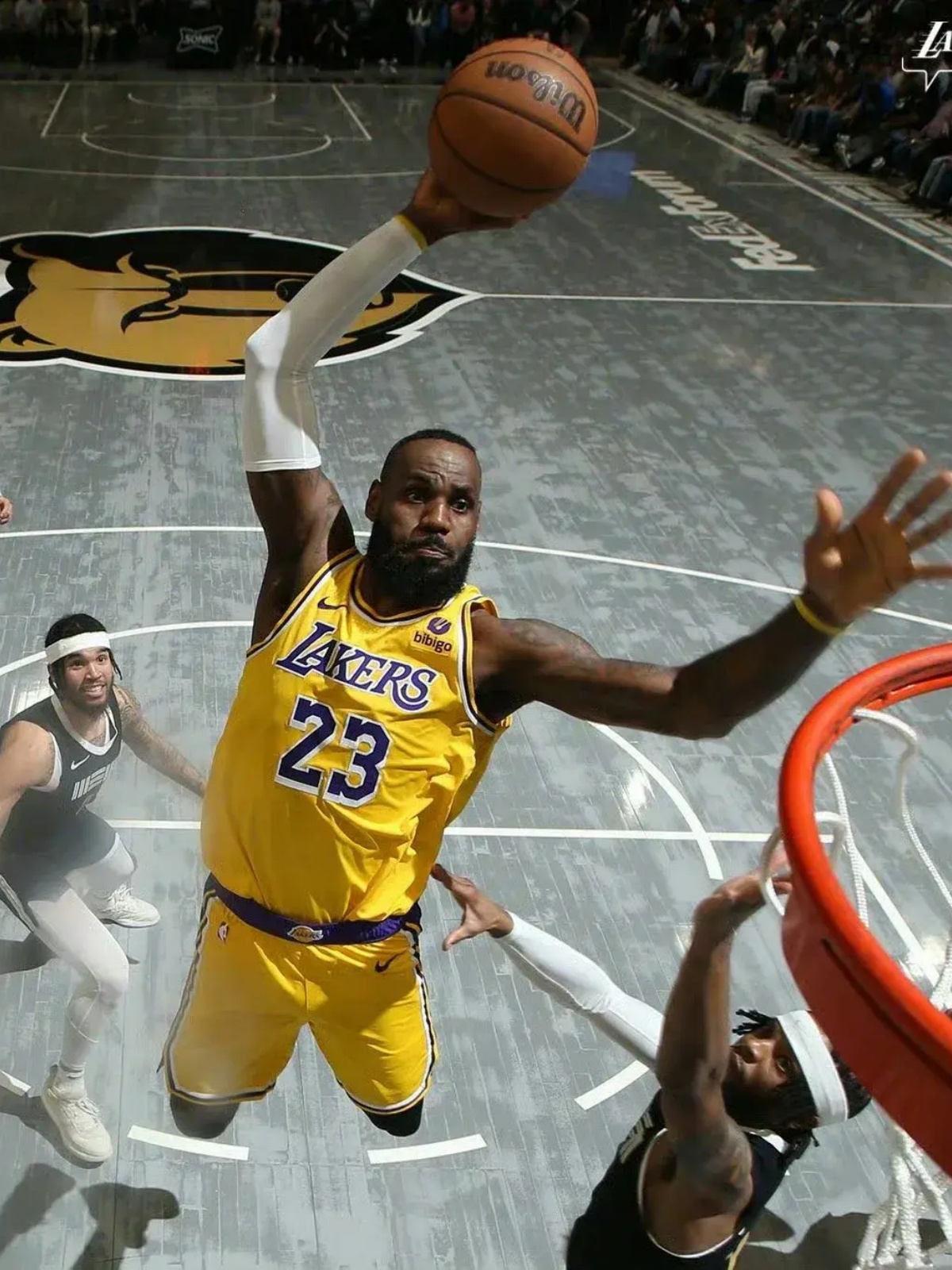 湖人士气高昂永不言败取得关键胜利的简单介绍 湖人士气高昂永不言败取得关键胜利的简单介绍