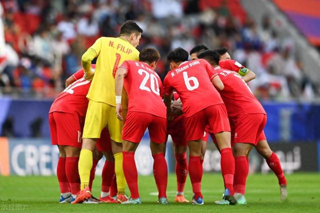 关于荷兰逆转胜土耳其，晋级悬念继续的信息