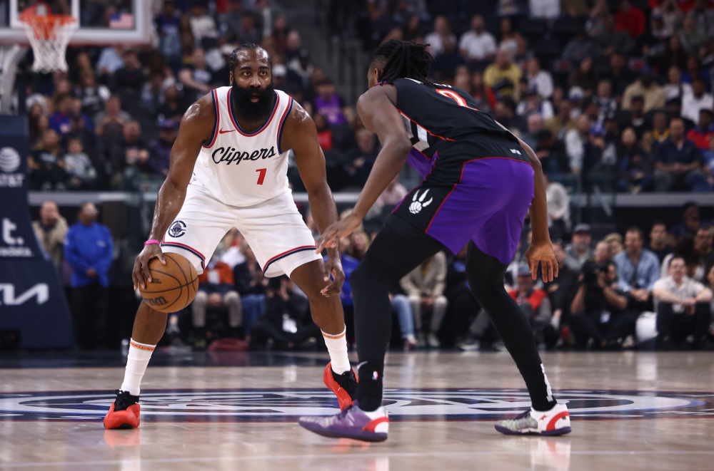 爱游戏官方入口-快船主场惨败，猛龙逆袭获胜