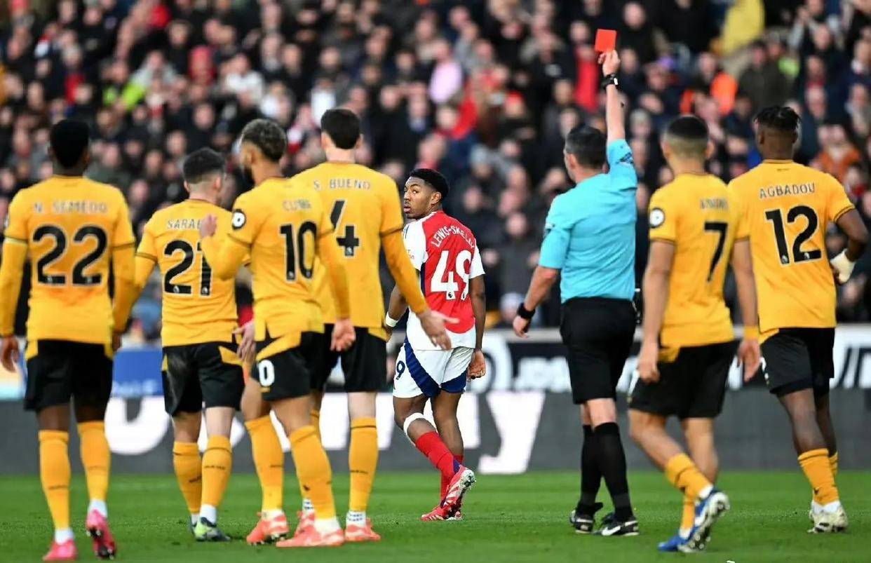 包含诺里奇惊险战胜对手，英超升班马表现抢眼的词条