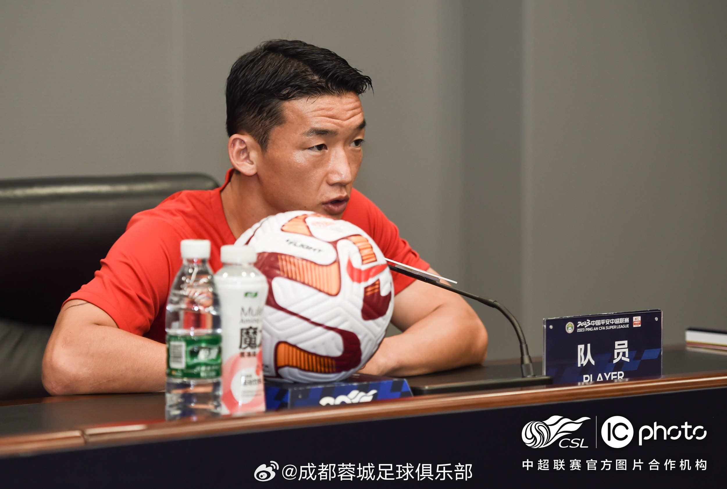 爱游戏体育官网-天津泰达队在比赛中展现出坚强意志，最终赢得胜利